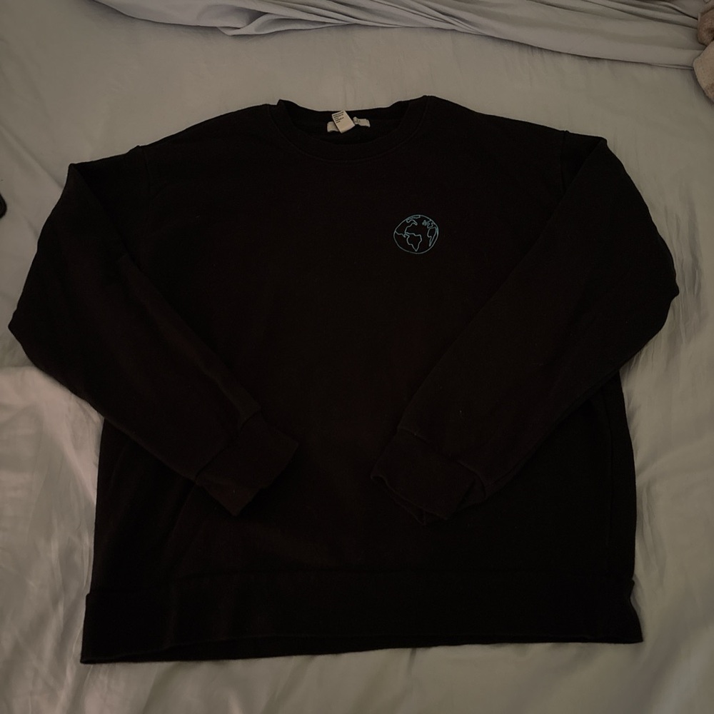 Forever 21 Black Crewneck Sweater with Blue Earth Design